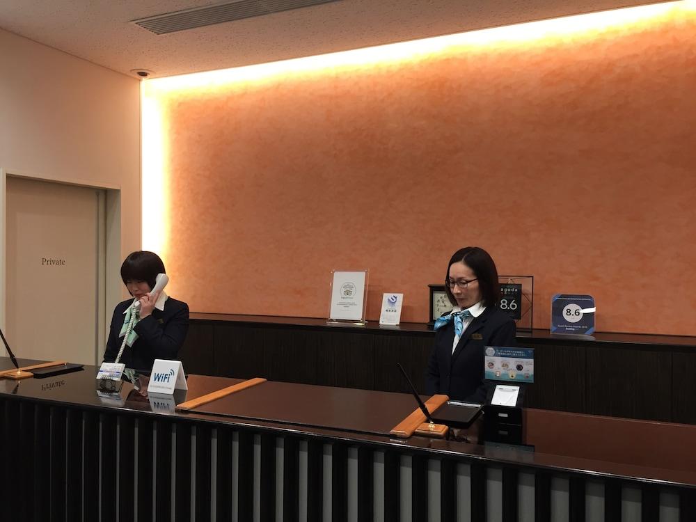 Sotetsu Fresa Ochanomizu Jimbocho Tóquio