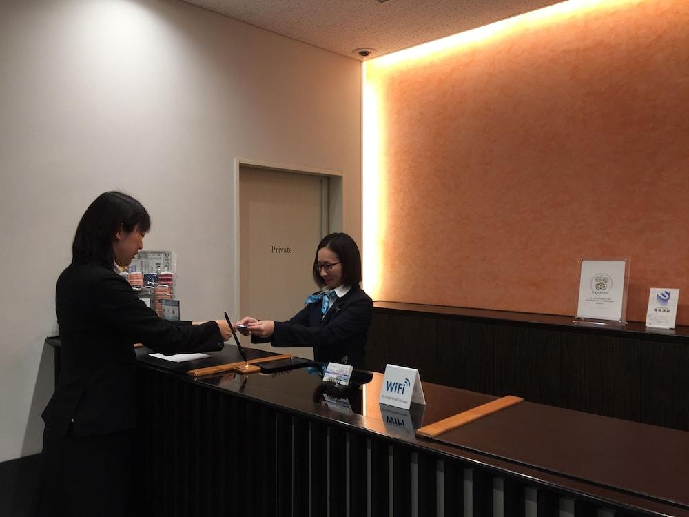 Sotetsu Fresa Ochanomizu Jimbocho Tóquio